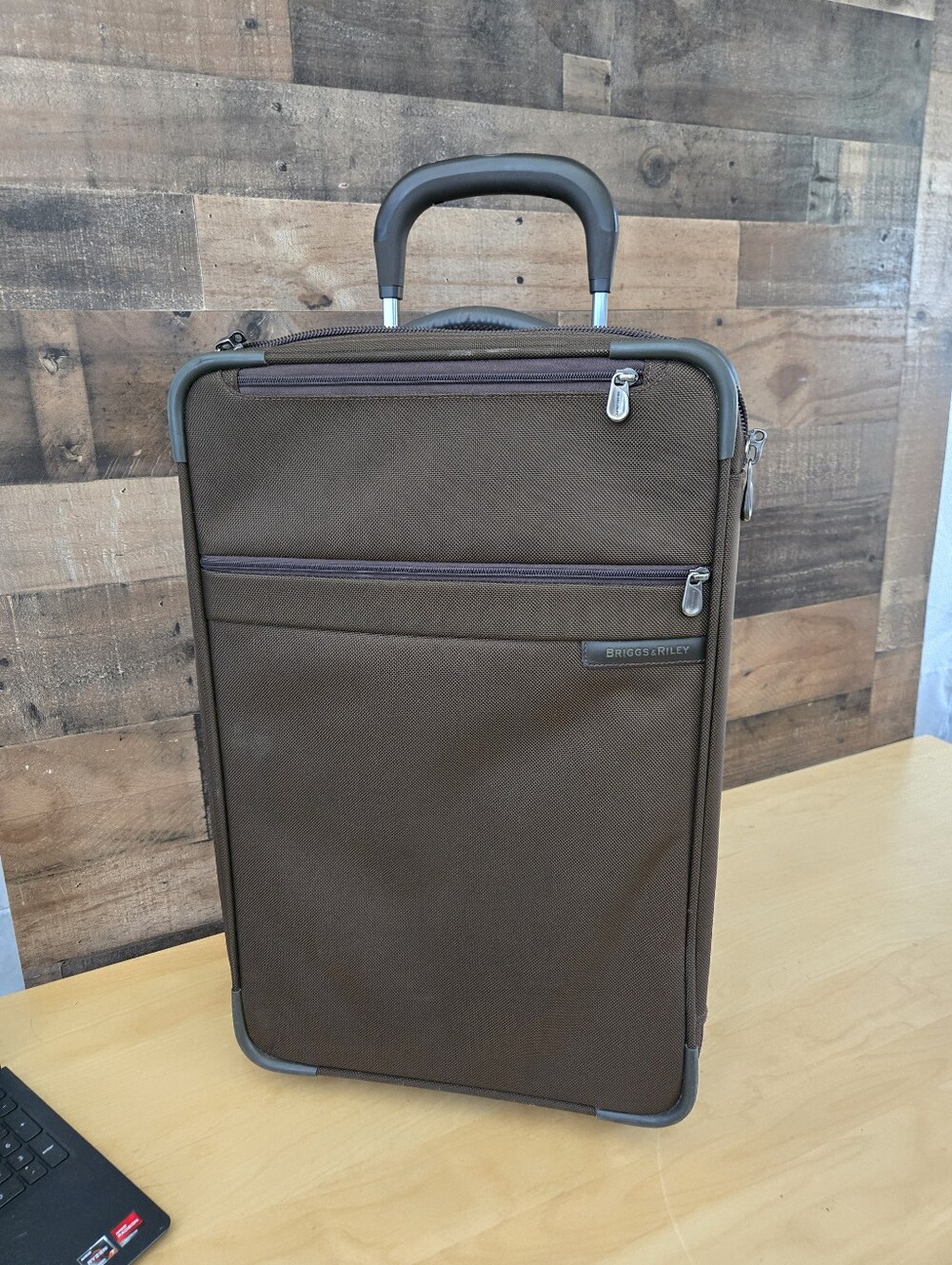 Briggs & Riley Baseline U421X-18 22" Carry-On Upright Brown Luggage Suitcase Bag